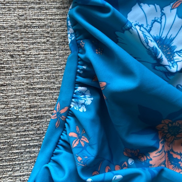 Cupshe One-Piece Swimsuit - Picture 4 of 9